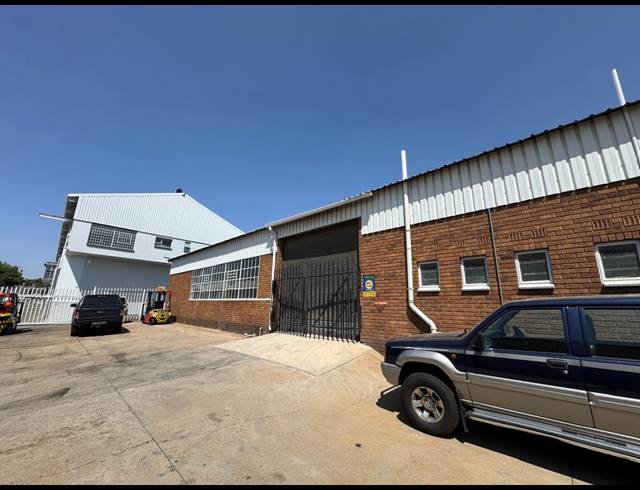 400M² WAREHOUSE TO LET IN WYNBERG